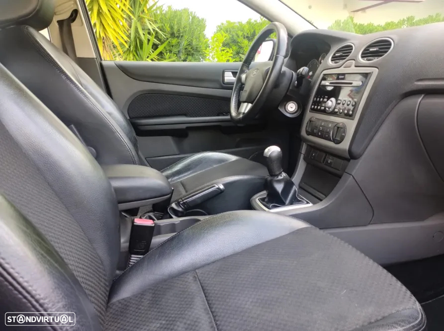 Ford Focus SW 1.6 TDCi Titanium - 16