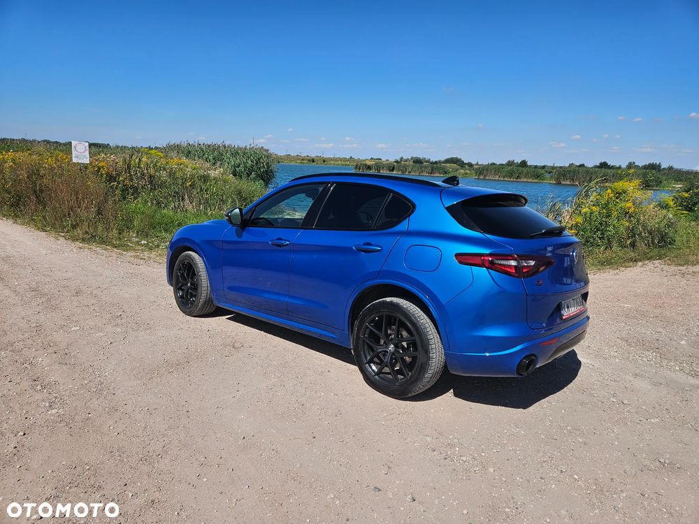 Alfa Romeo Stelvio 2.0 Turbo 16V AT8-Q4 Ti - 2