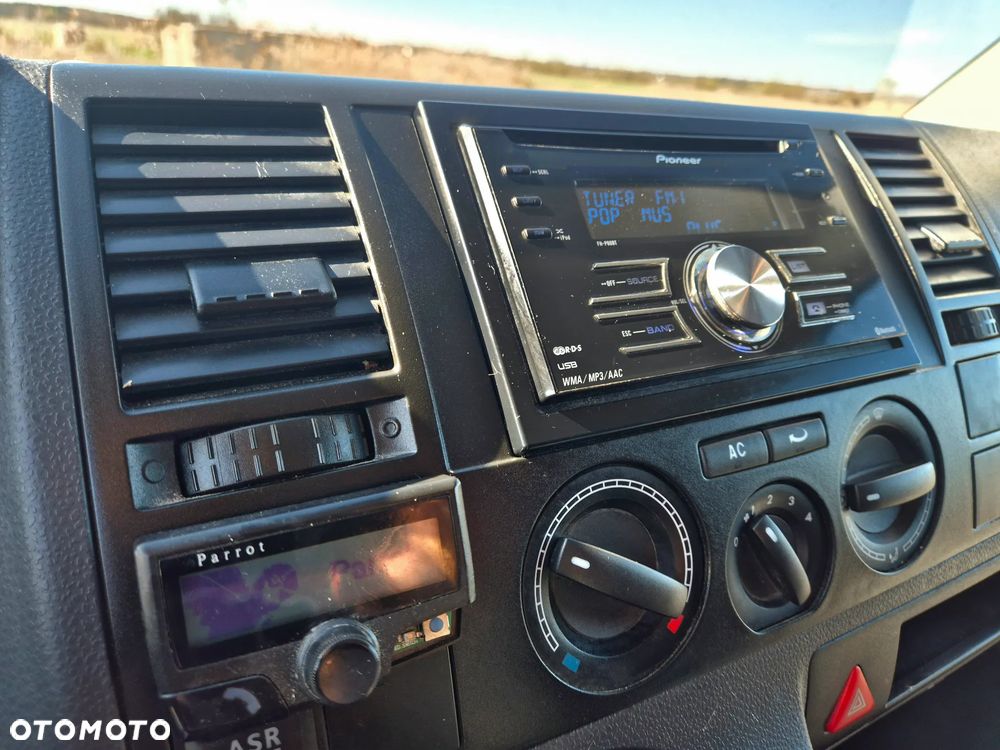 Volkswagen Transporter - 11