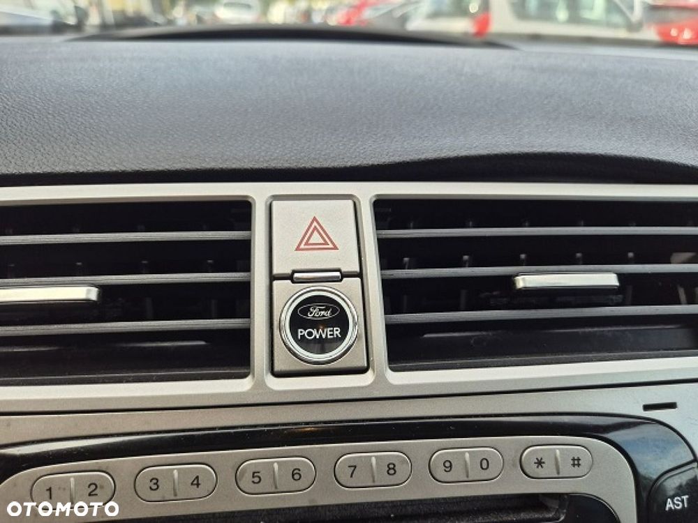 Ford Kuga - 27