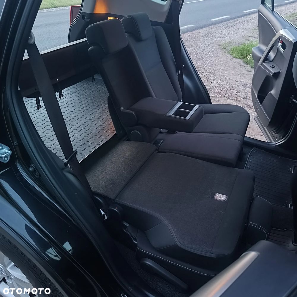Toyota RAV4 2.0 D-4D Active - 37