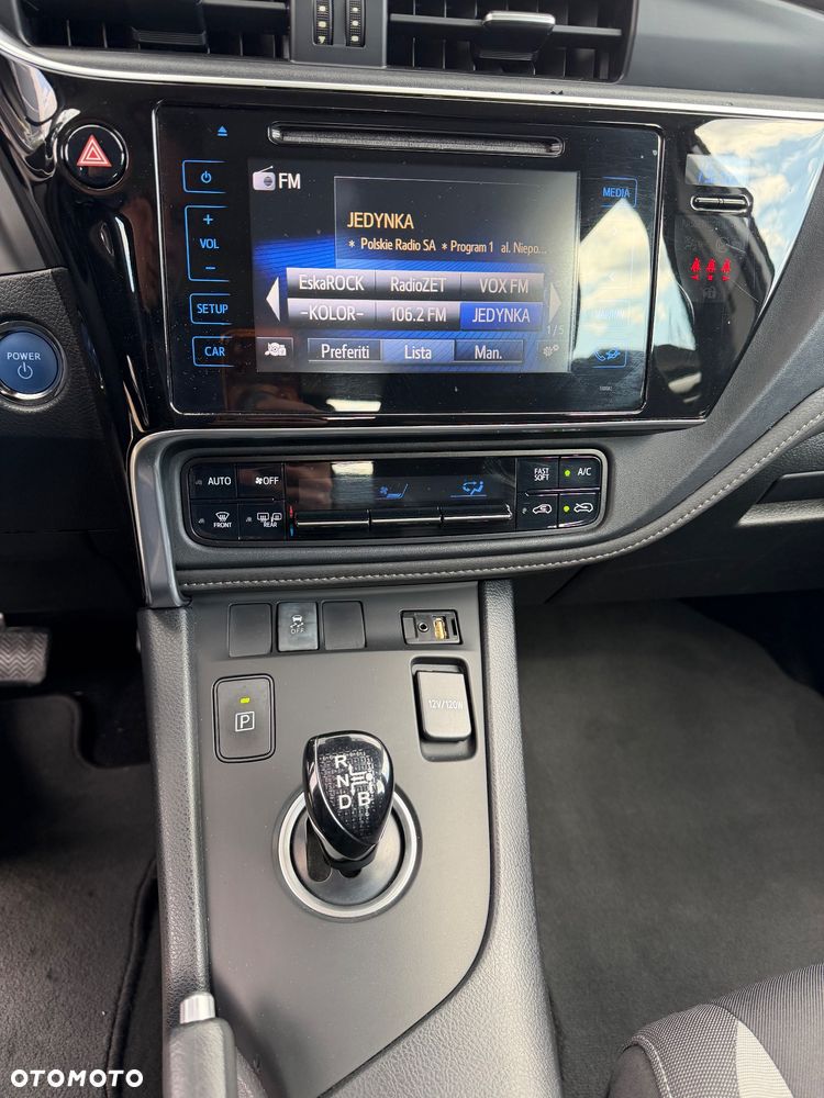 Toyota Auris Hybrid 135 Premium - 17
