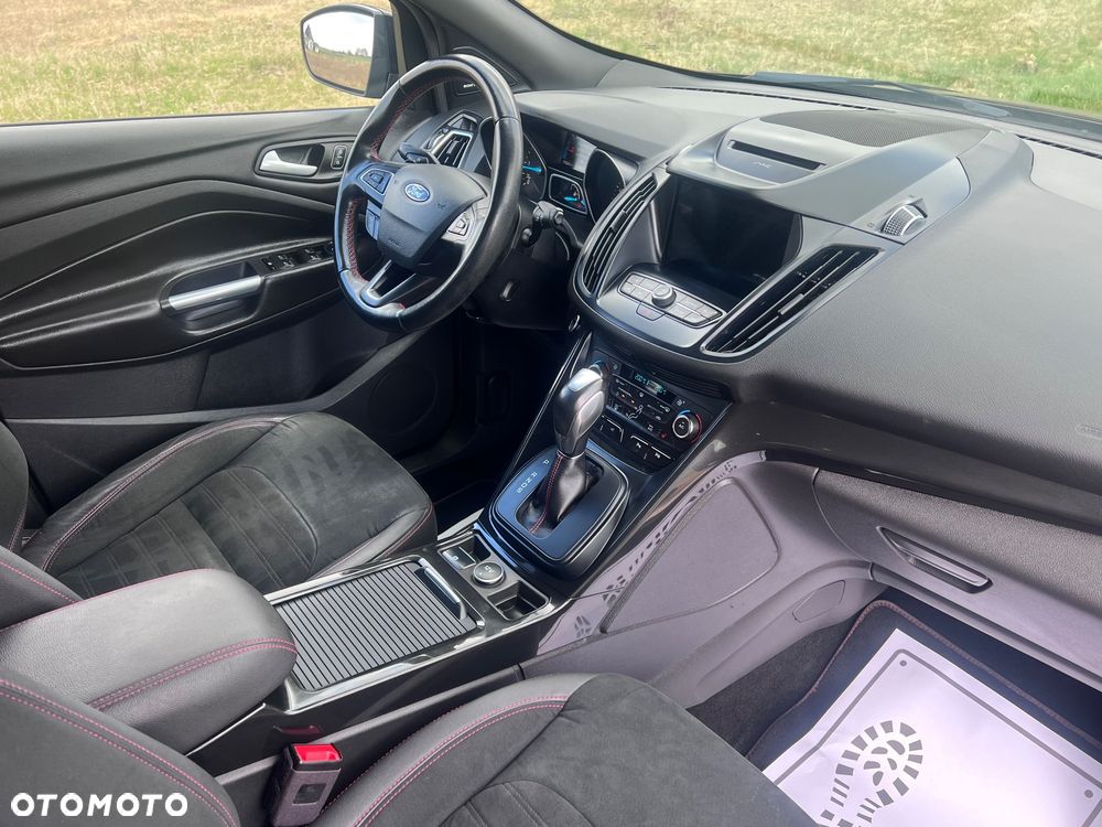 Ford Kuga 2.0 TDCi AWD ST-Line - 24