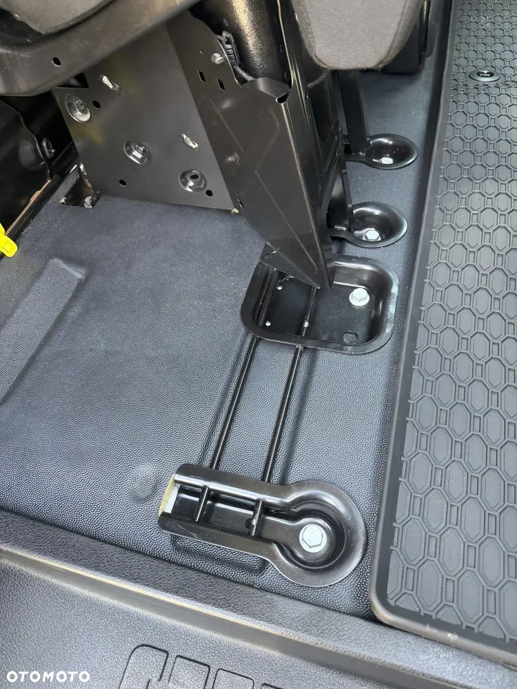 Opel Vivaro - 32