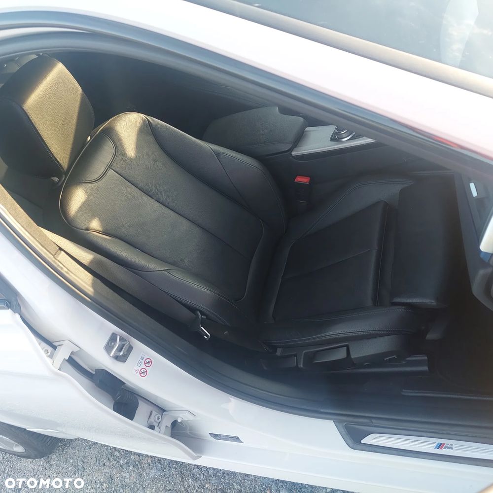 BMW Seria 3 320d M Sport - 6