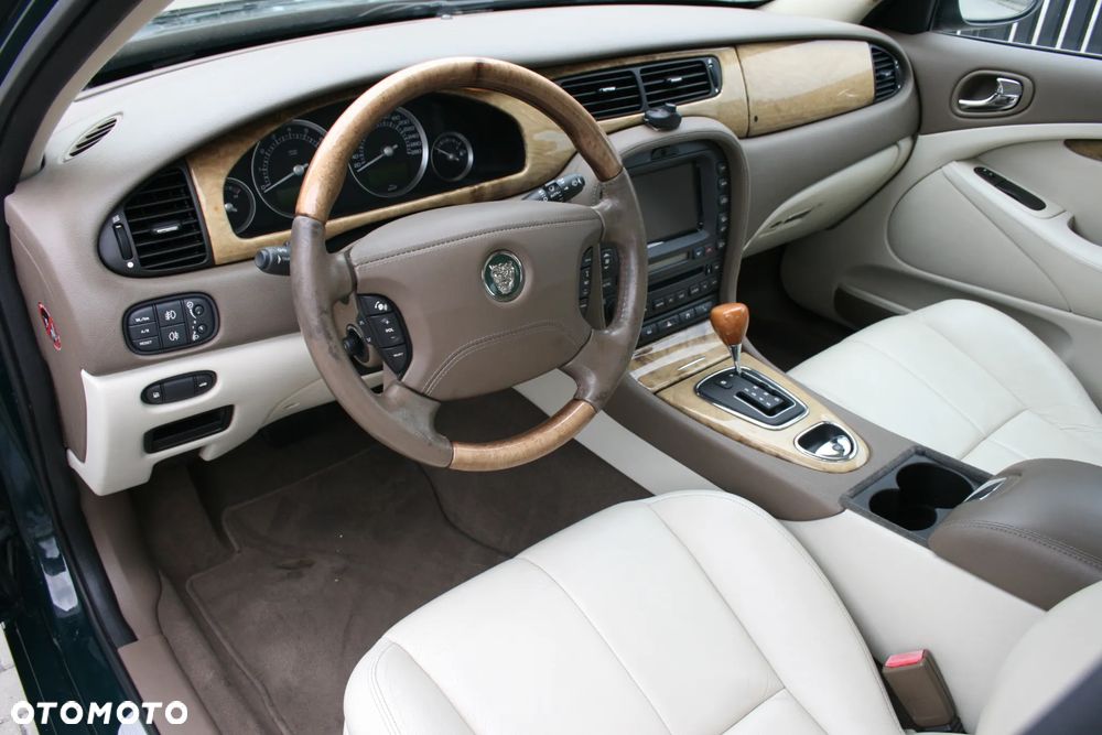 Jaguar S-Type 3.0 V6 Executive - 10