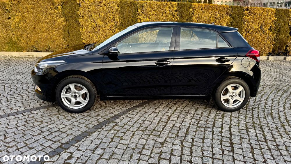 Hyundai i20 blue 1.2 Trend - 8