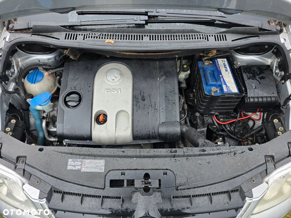 Volkswagen Touran 1.6 FSI - 22