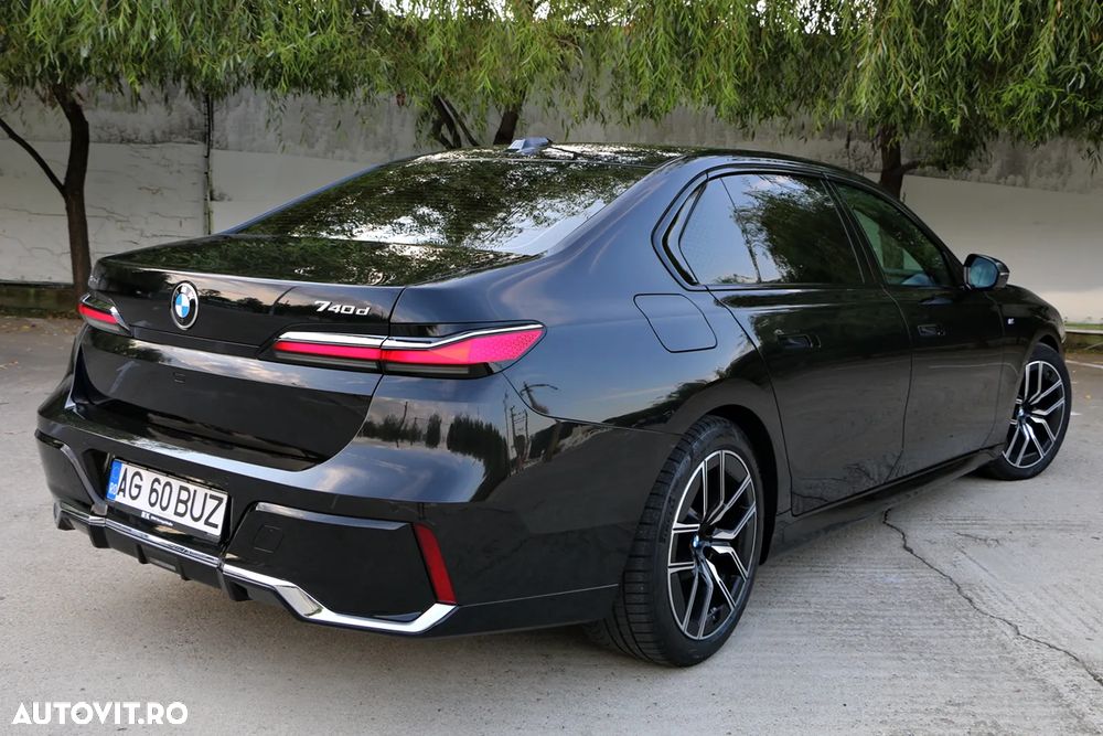 BMW Seria 7 740d xDrive MHEV - 11