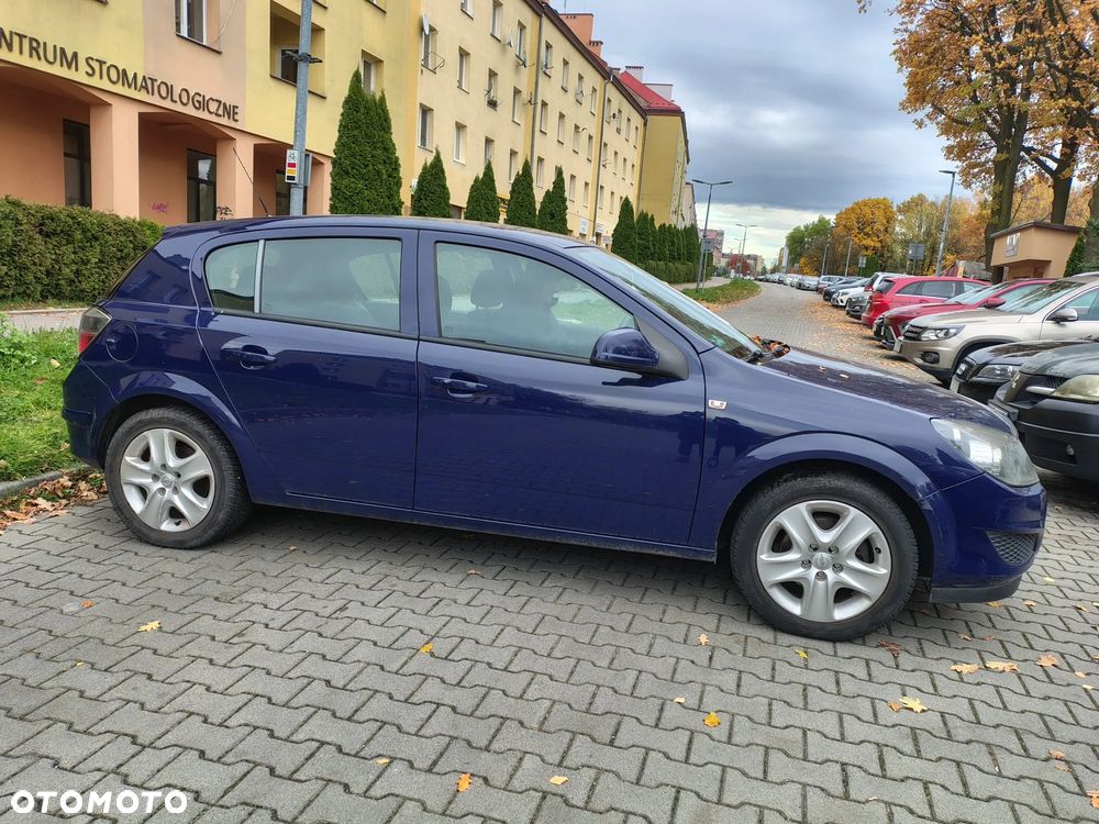 Opel Astra 1.6 Essentia - 1