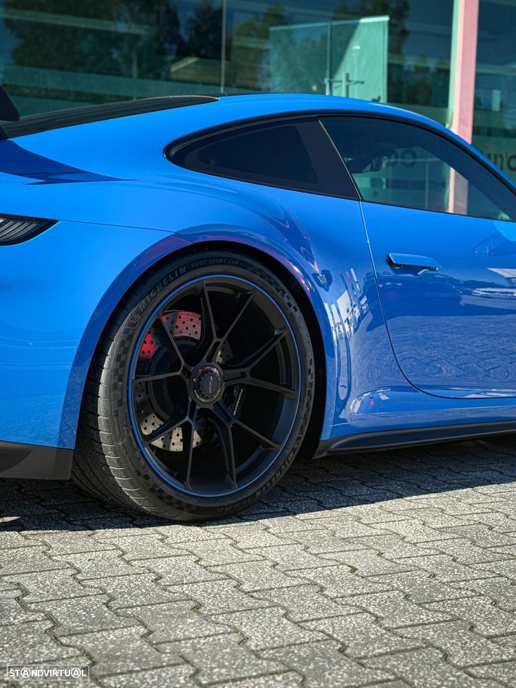 Porsche 911 Série F - 24