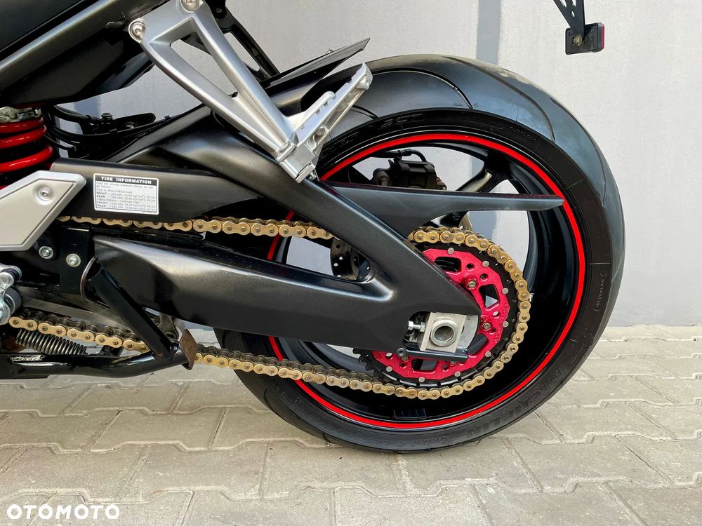 Yamaha FZ - 11