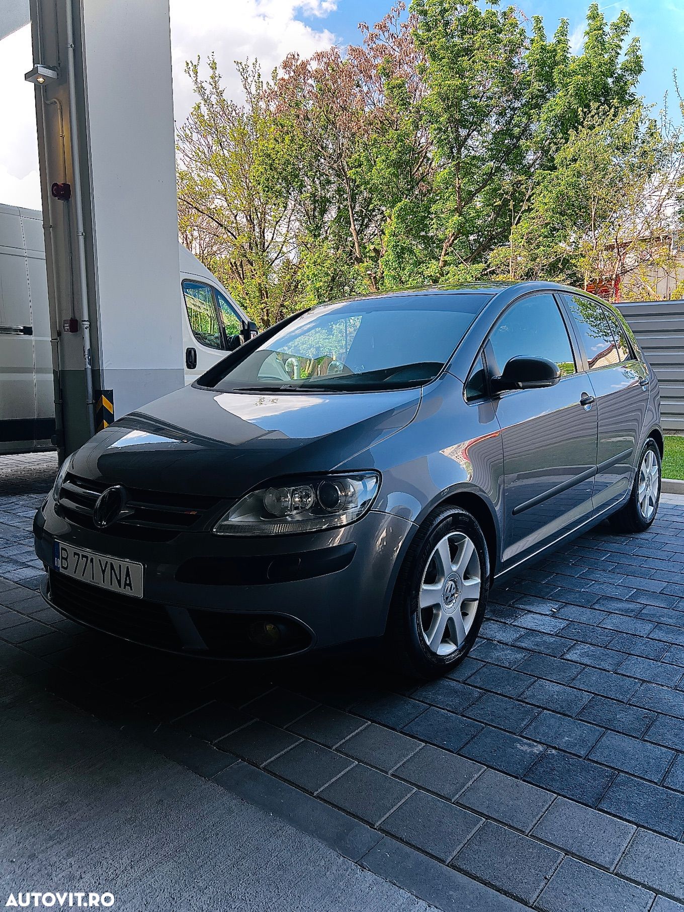 Volkswagen Golf Plus 1.9 TDI Sportline DSG - 1