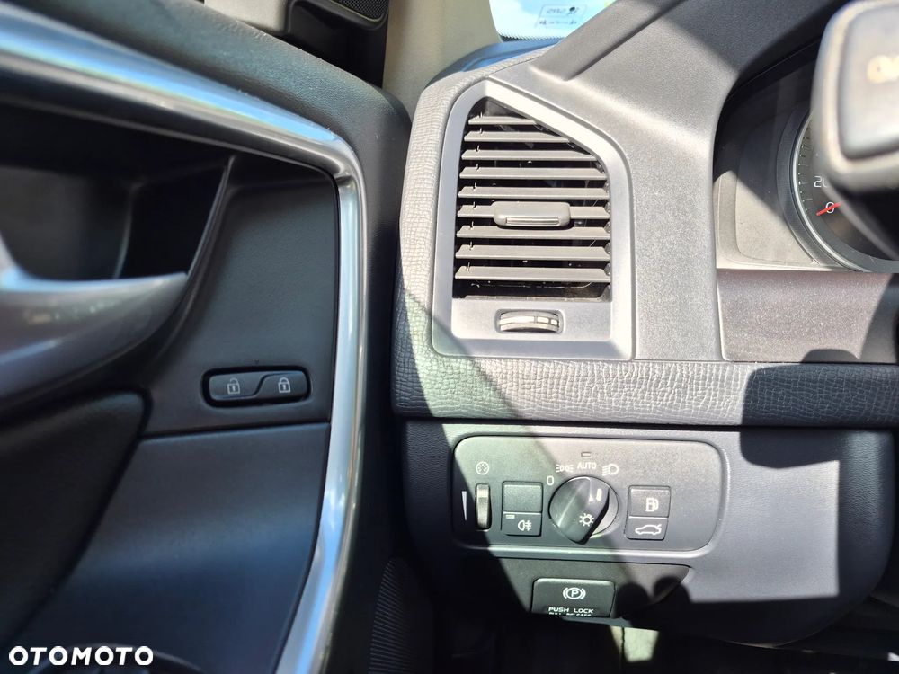 Volvo XC 60 - 19