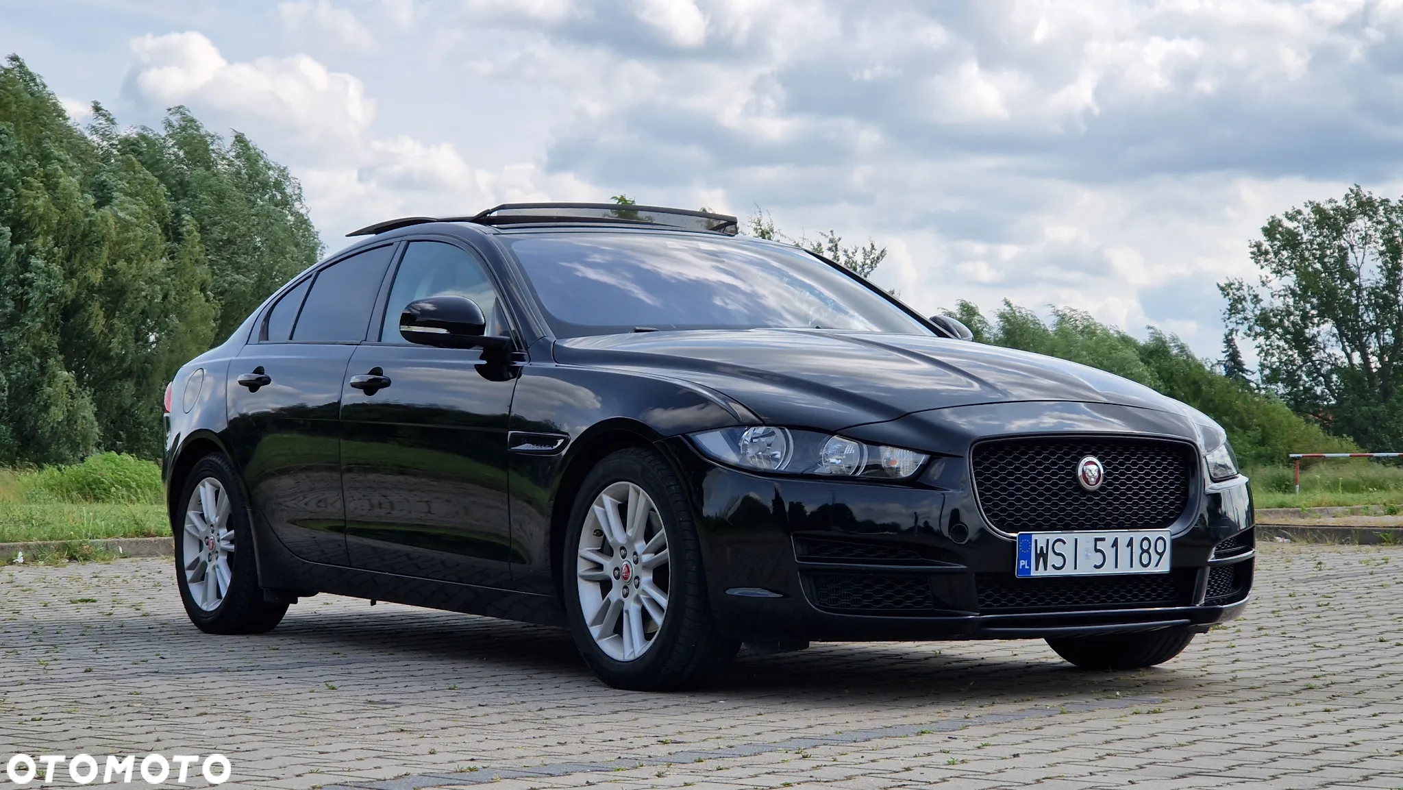 Jaguar XE 25t Prestige - 29