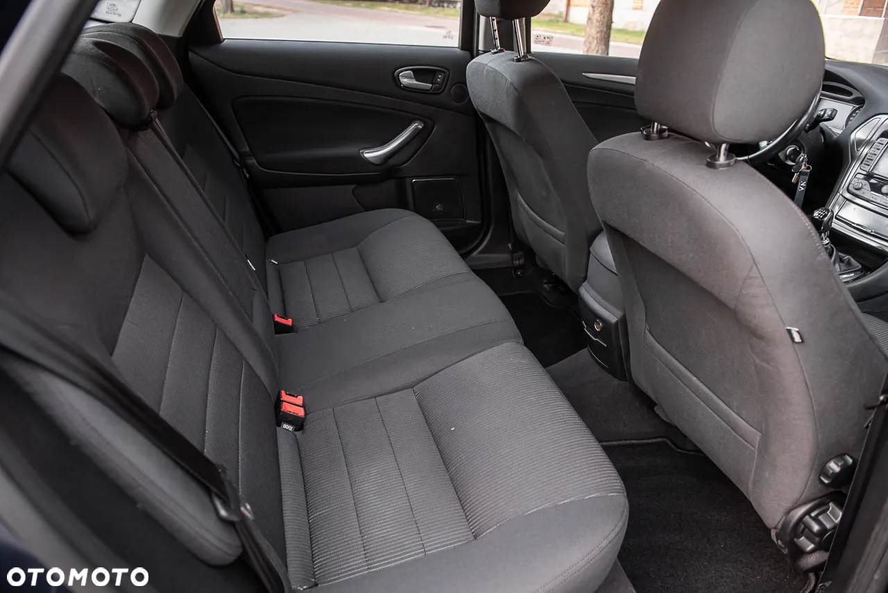 Ford Mondeo 2.0 TDCi Ambiente - 25