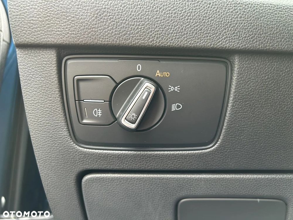 Volkswagen Passat Variant 1.5 TSI EVO Business - 22