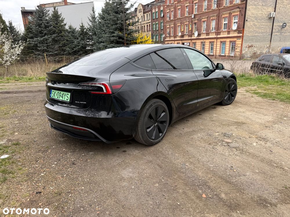 Tesla Model 3 Long Range AWD - 3