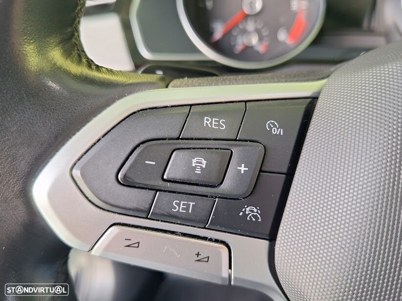 VW Passat Variant 2.0 TDI Business DSG - 15