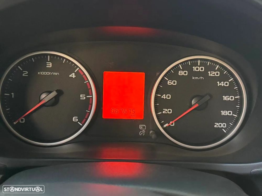 Mitsubishi L200 - 16