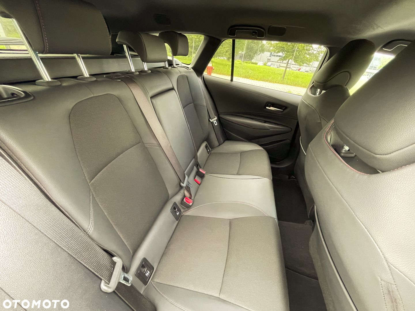 Toyota Corolla 2.0 Hybrid GR Sport Dynamic - 12