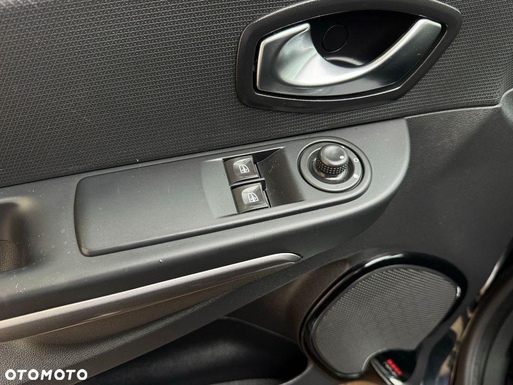 Renault Clio Energy dCi 90 Start & Stop LIMITED - 12