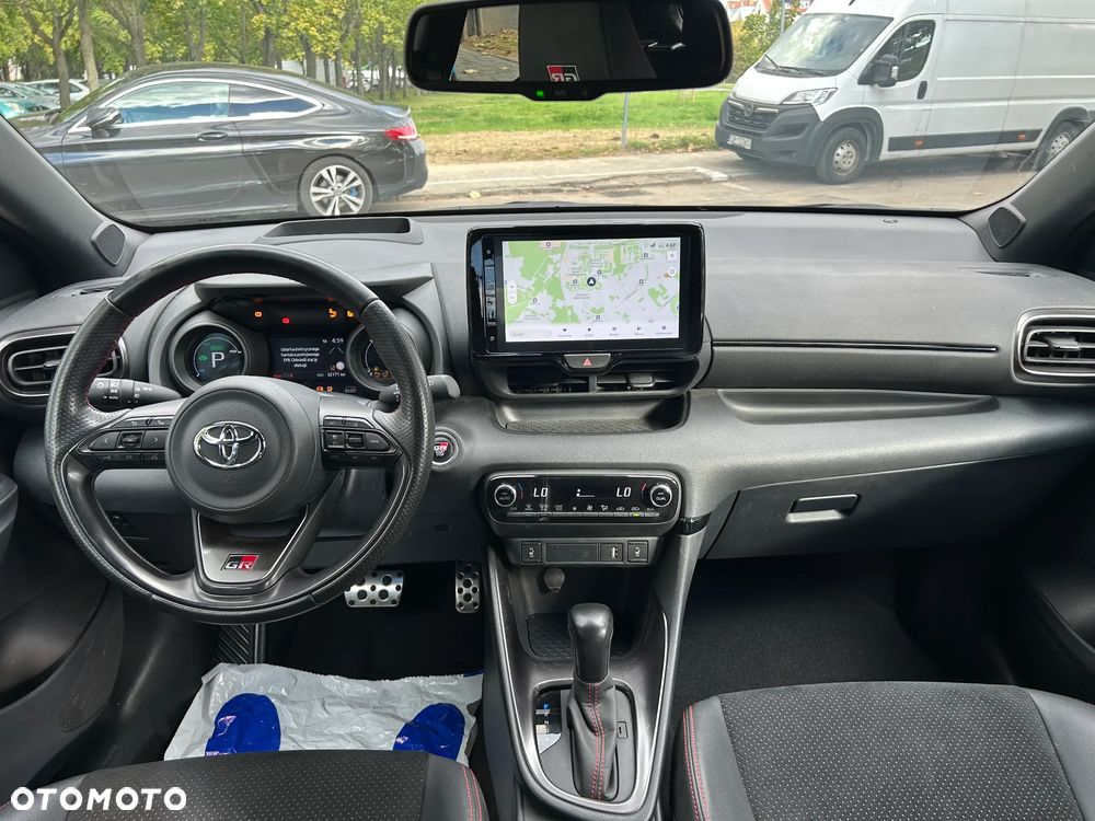 Toyota Yaris Hybrid 1.5 GR Sport - 11