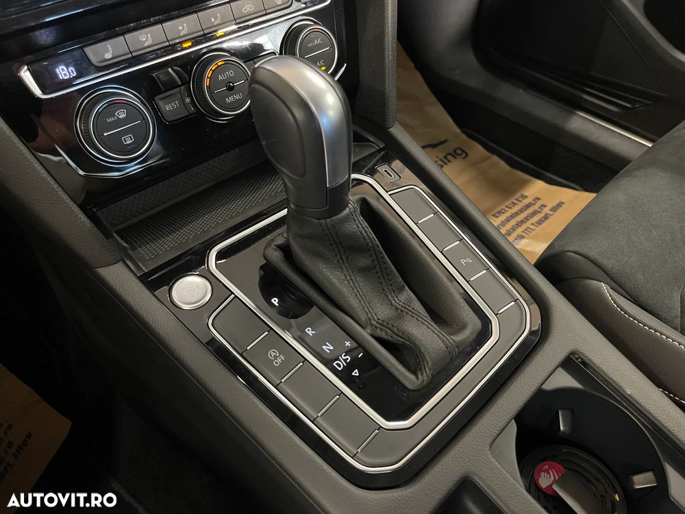 Volkswagen Passat 2.0 TDI DSG Highline - 20