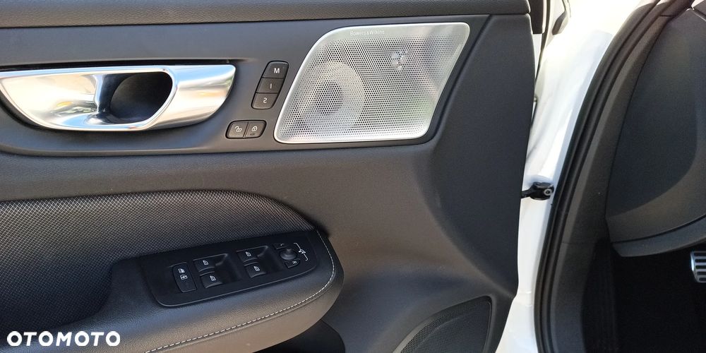 Volvo S60 T8 AWD Plug-In Hybrid Polestar Engineered R-Design - 22