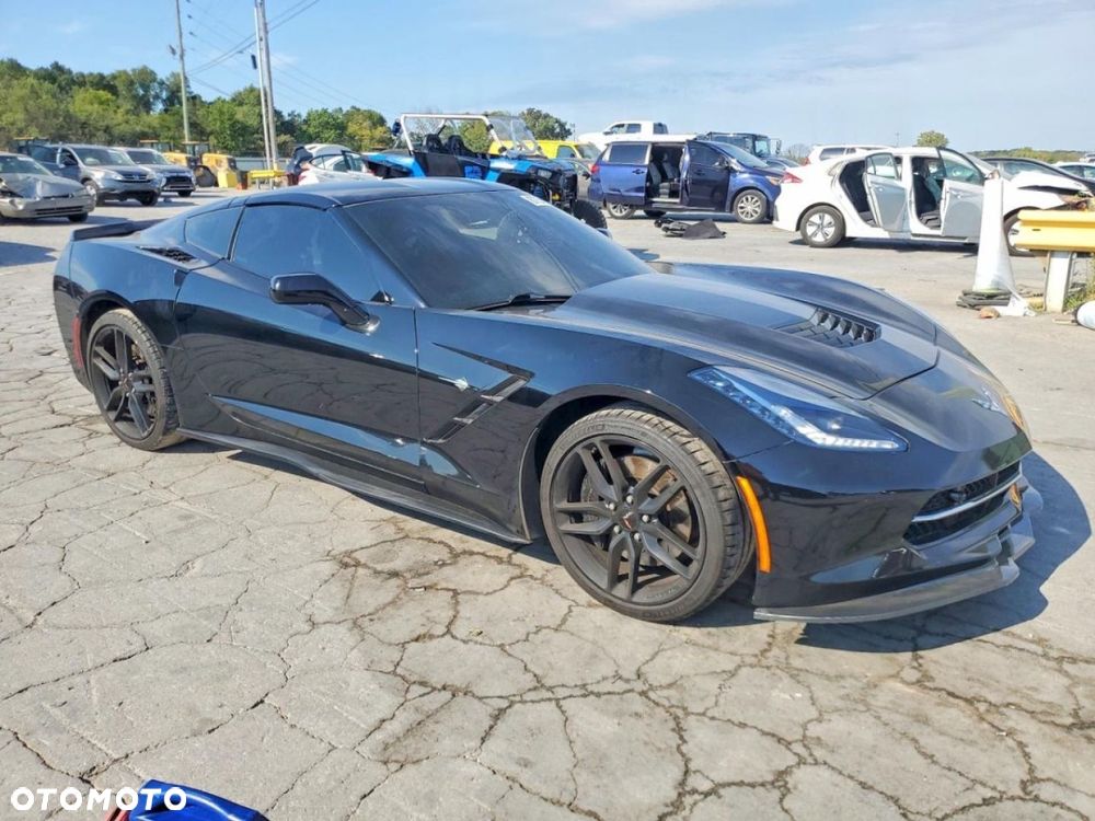 Chevrolet Corvette - 4