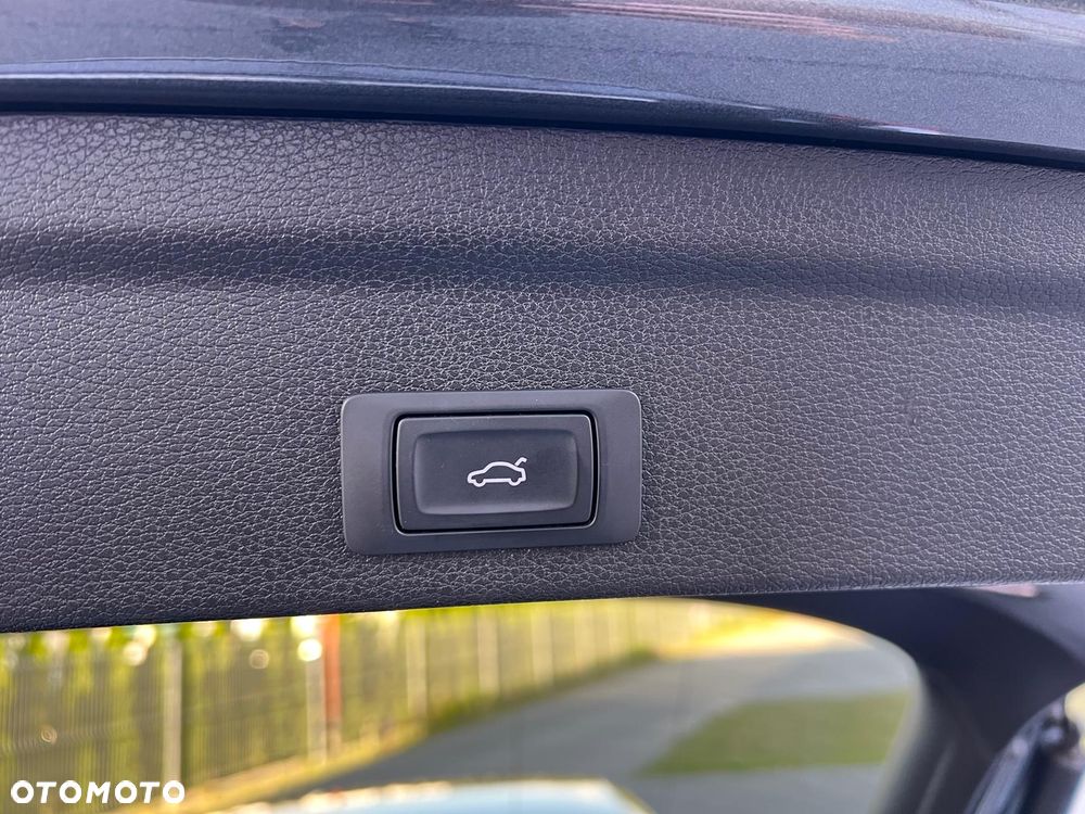 Audi Q3 40 TDI Quattro S Line S tronic - 35