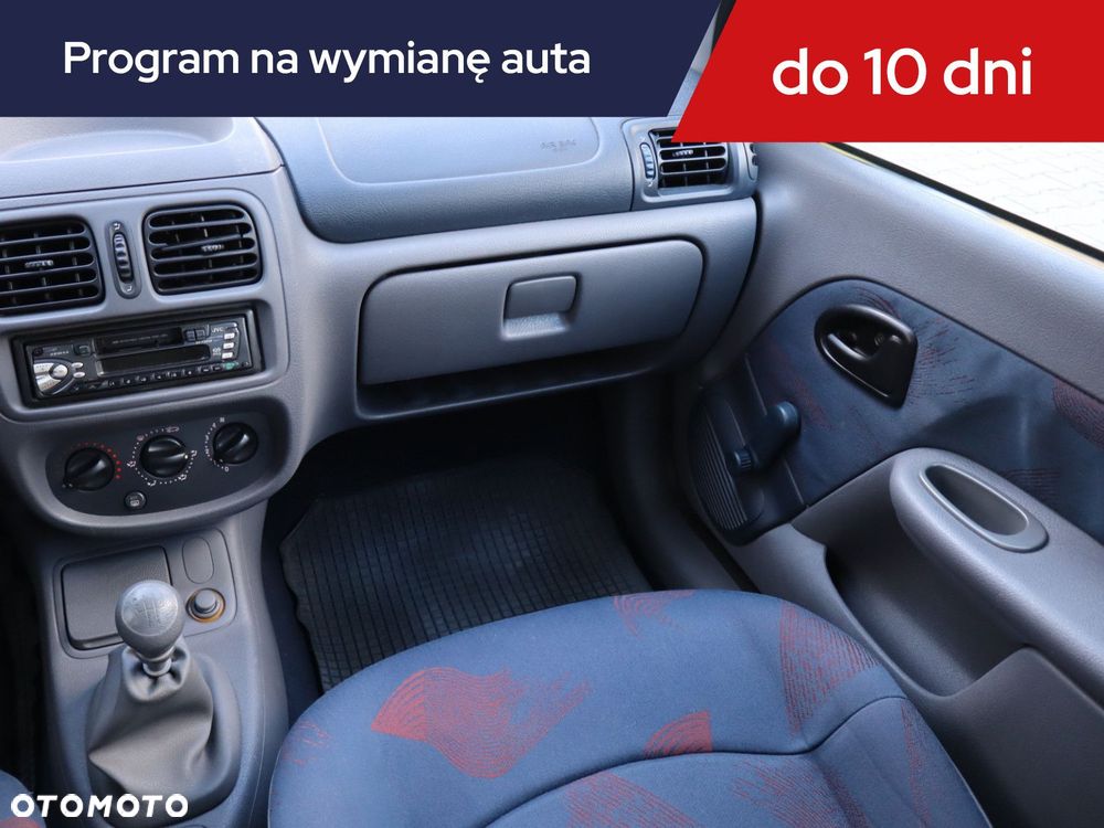 Renault Clio - 10