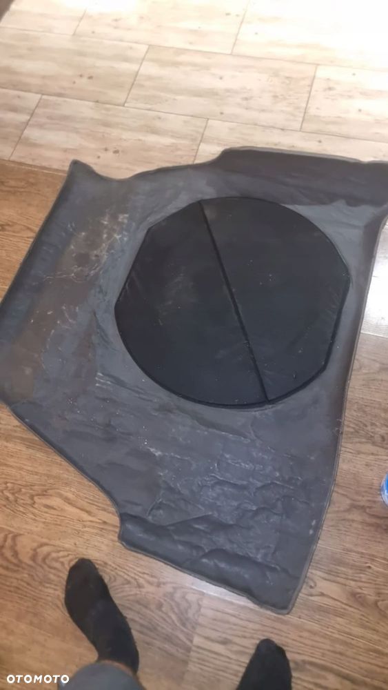 WYKŁADZINA DYWAN BAGAŻNIKA BMW E32 - 3