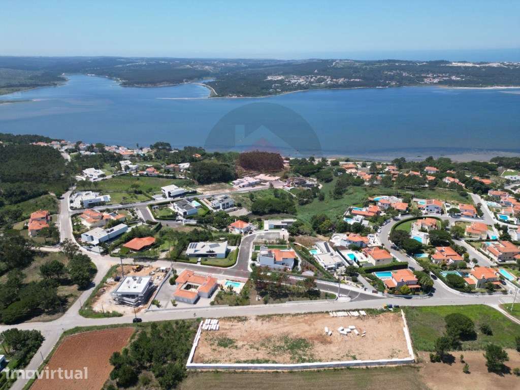 Moradia moderna na encosta da Lagoa de Óbidos - Grande imagem: 2/22