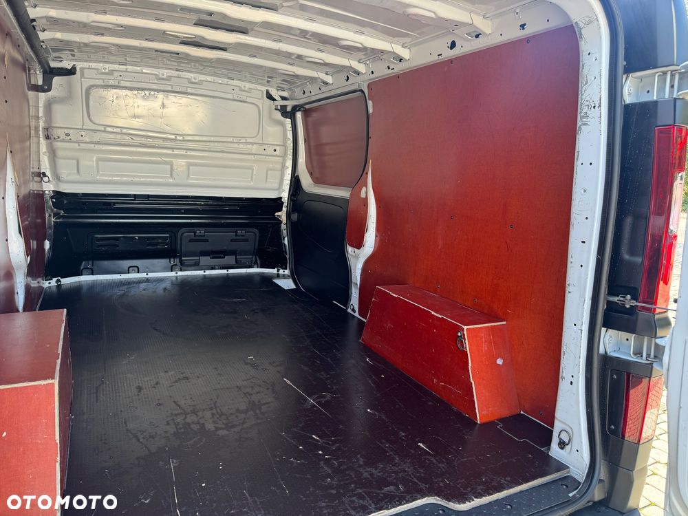 Renault Trafic - 12