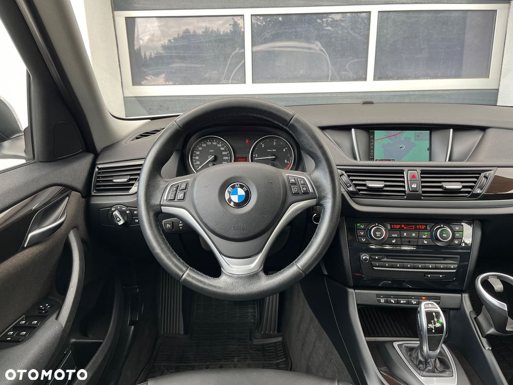 BMW X1 xDrive18d xLine - 13