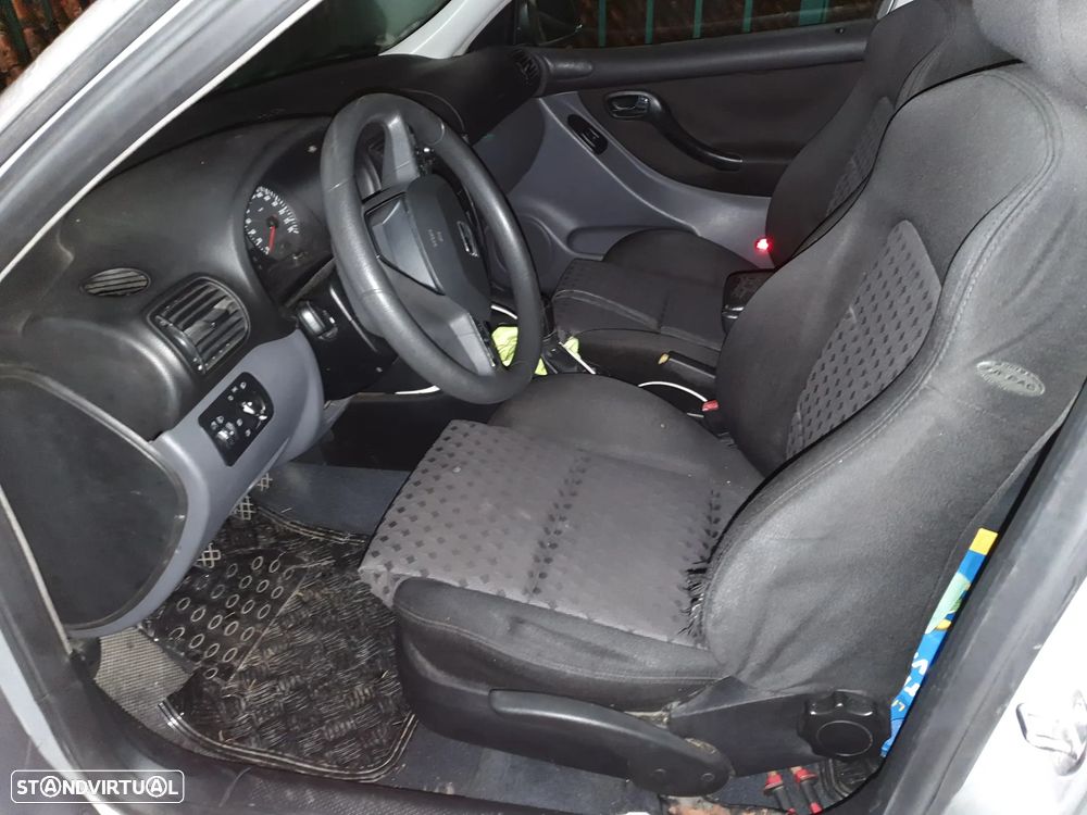 SEAT Leon 1.9 TDI Sport - 4