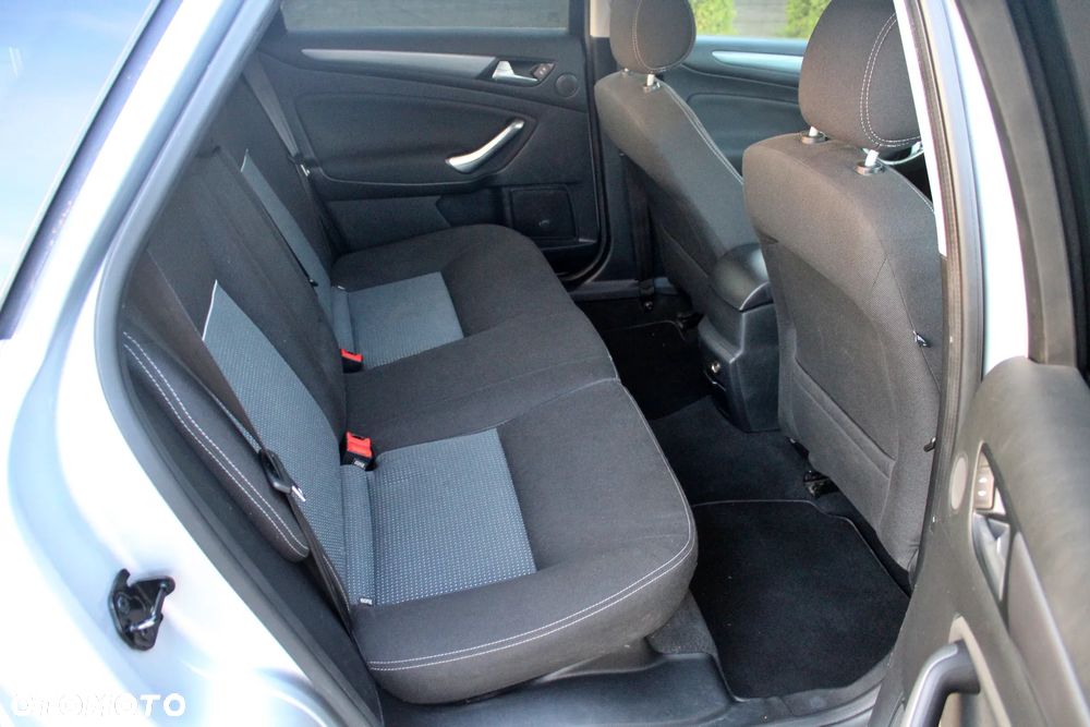 Ford Mondeo 2.0 TDCi Ghia X - 23