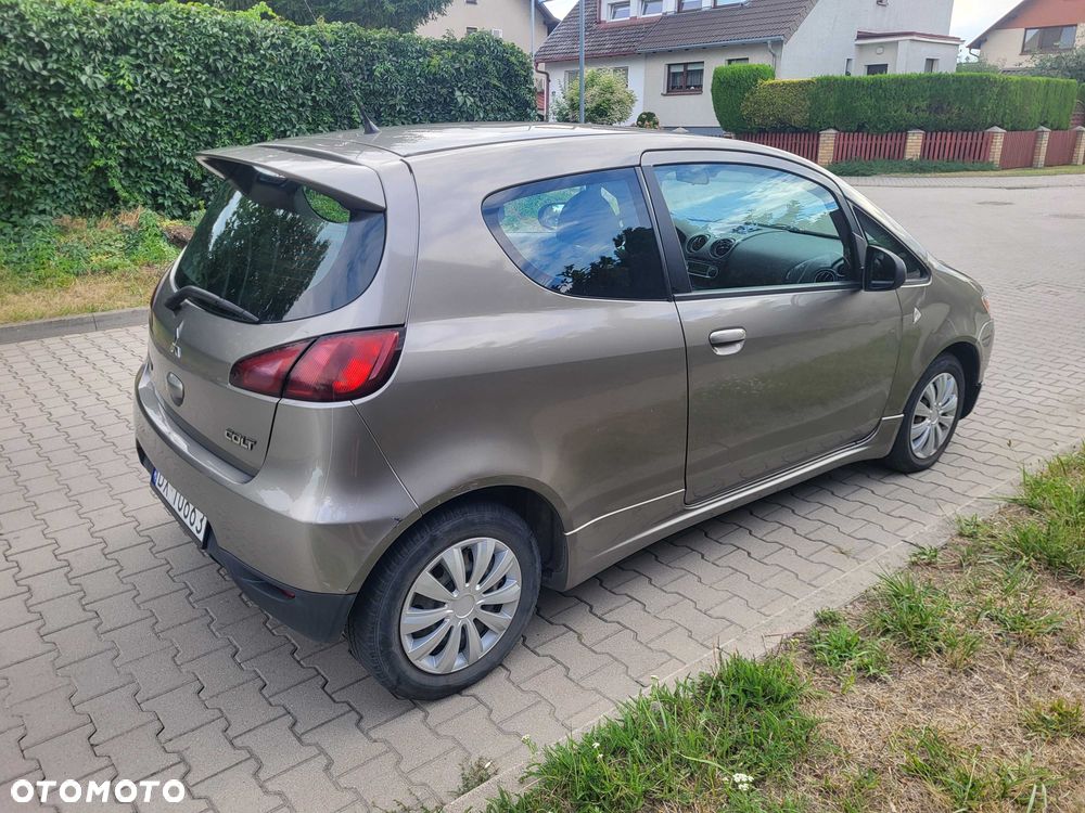 Mitsubishi Colt - 4
