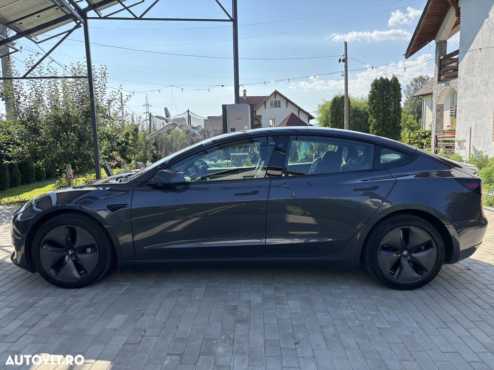 Tesla Model 3 - 7