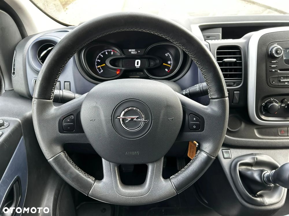 Opel Vivaro - 19