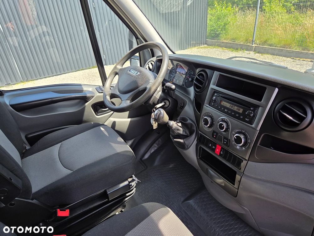 Iveco Daily 35S13 / 2.3 130KM / Furgon / Średniak / Klima / - 20