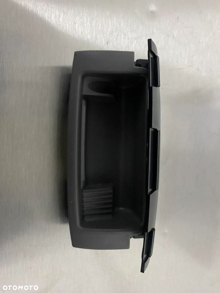 Audi A4 B6 Popielniczka tyl tylna 8E0857961 - 1