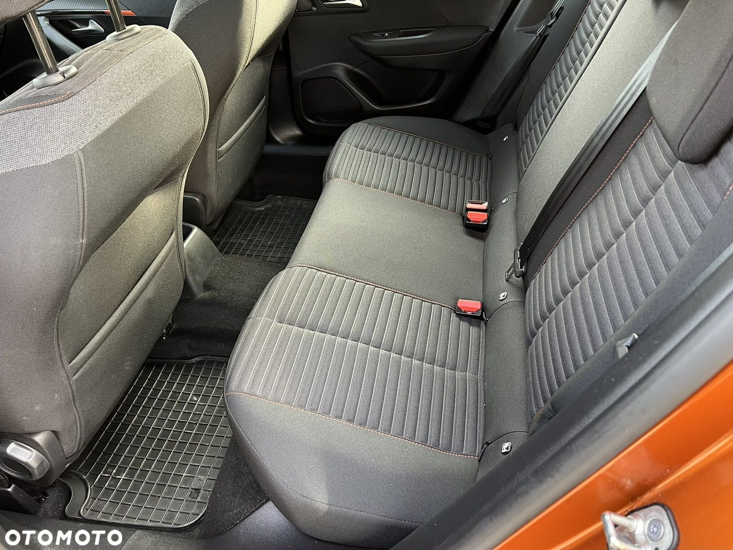 Peugeot 2008 1.2 PureTech Active Pack S&S - 26