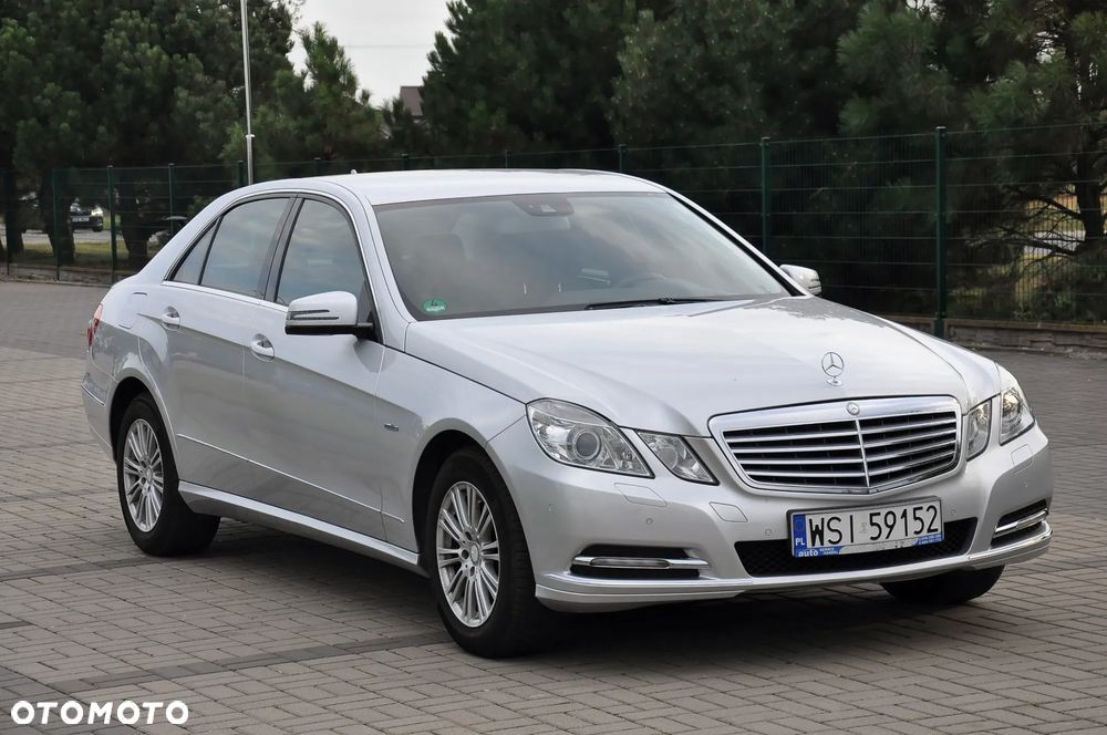 Mercedes-Benz Klasa E 250 CGI BlueEFFICIENCY 7G-TRONIC Elegance - 8