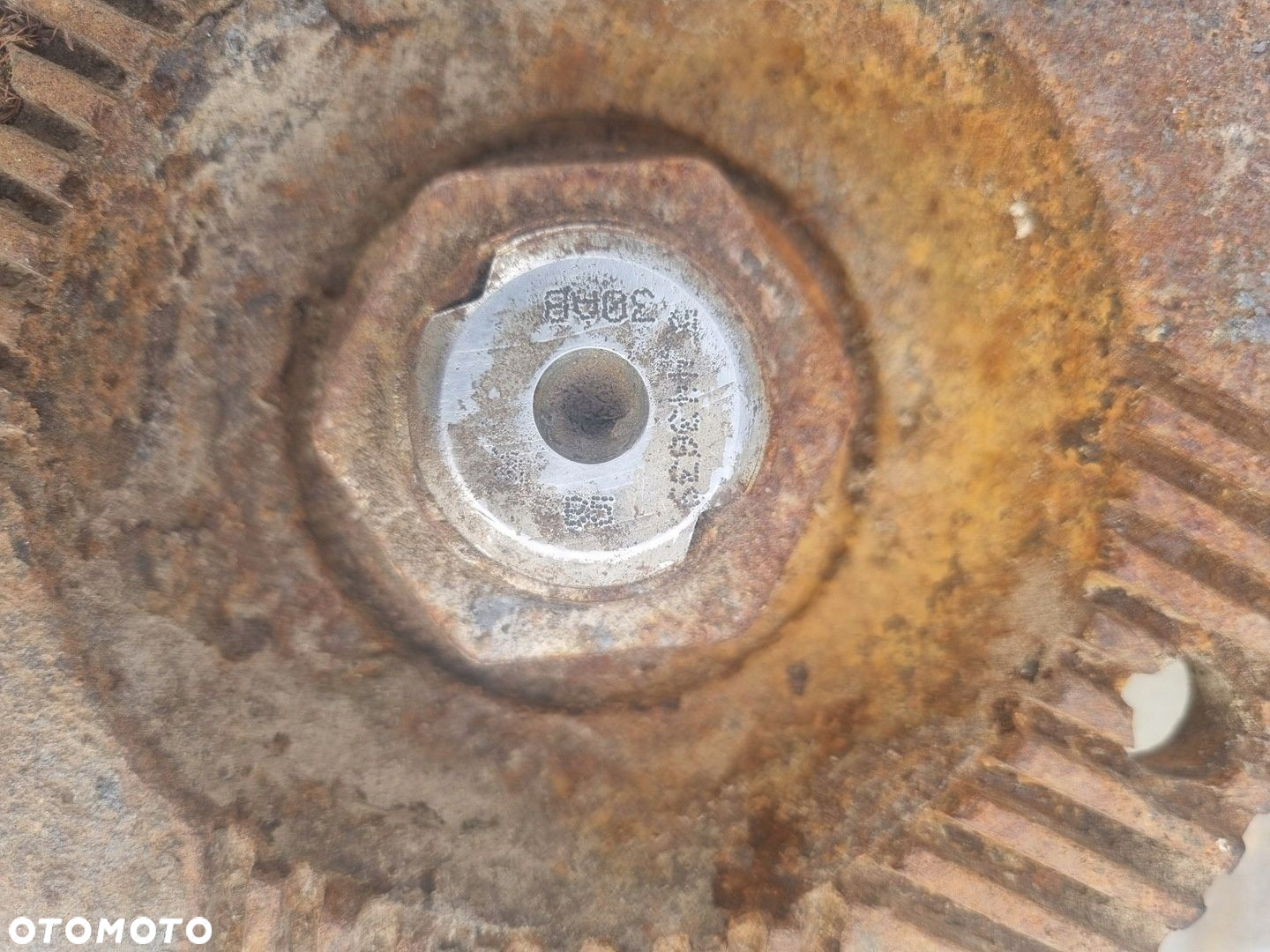 OBUDOWA WKŁAD GŁÓWKA MOSTU POCHWA OŚ TYLNA RENAULT MIDLUM DCI 180 R 17.5 - 9