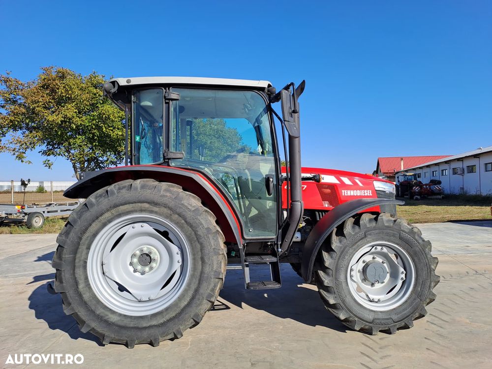 Massey Ferguson 4707 - 1