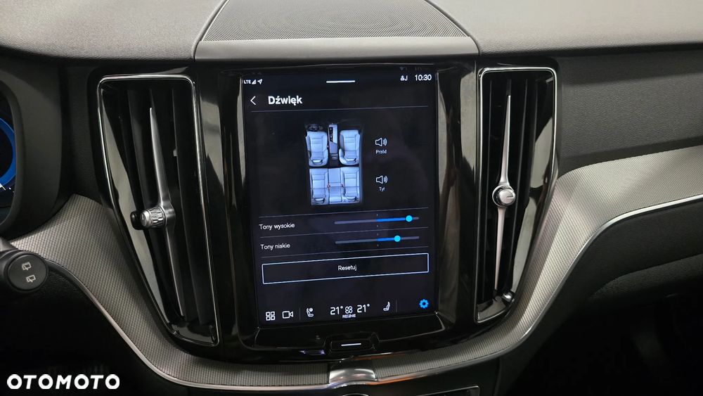 Volvo XC 60 B4 D Plus Dark - 27