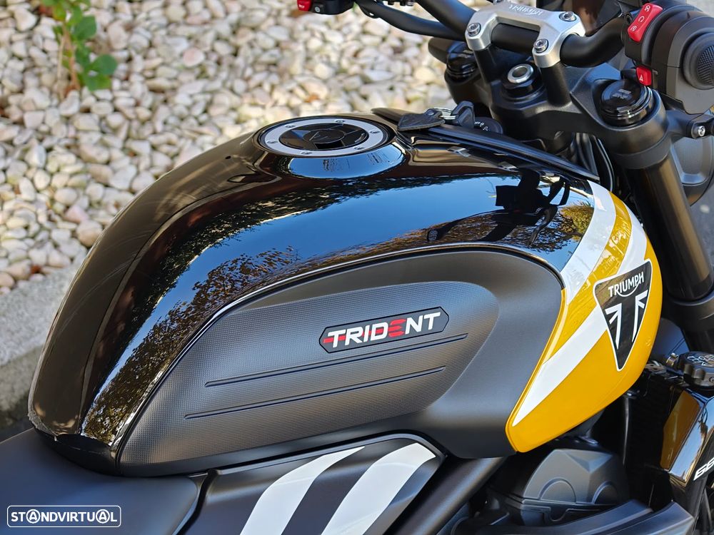 Triumph Trident 660 Cosmic Yellow - 27