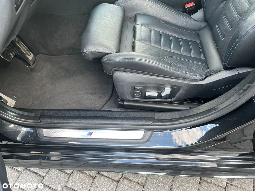 BMW Seria 3 330i xDrive M Sport - 19